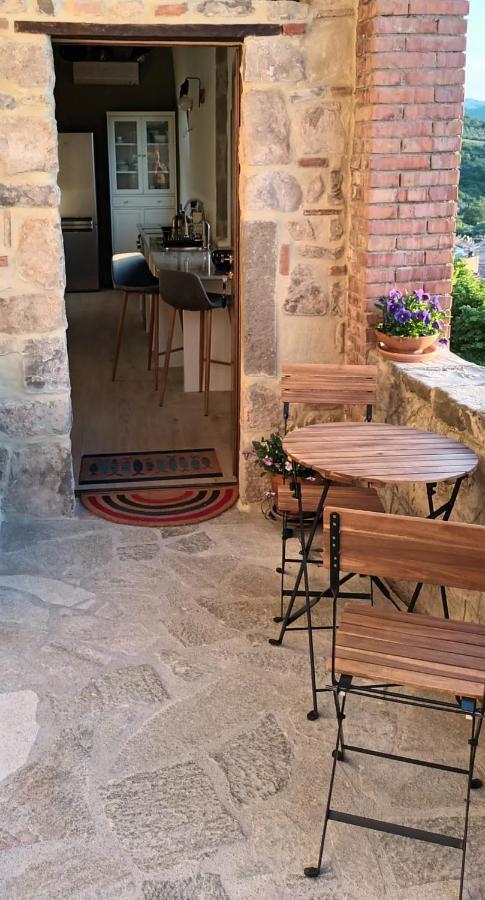Casa Angolo Cantina Nel Castello Montegiovi 외부 사진