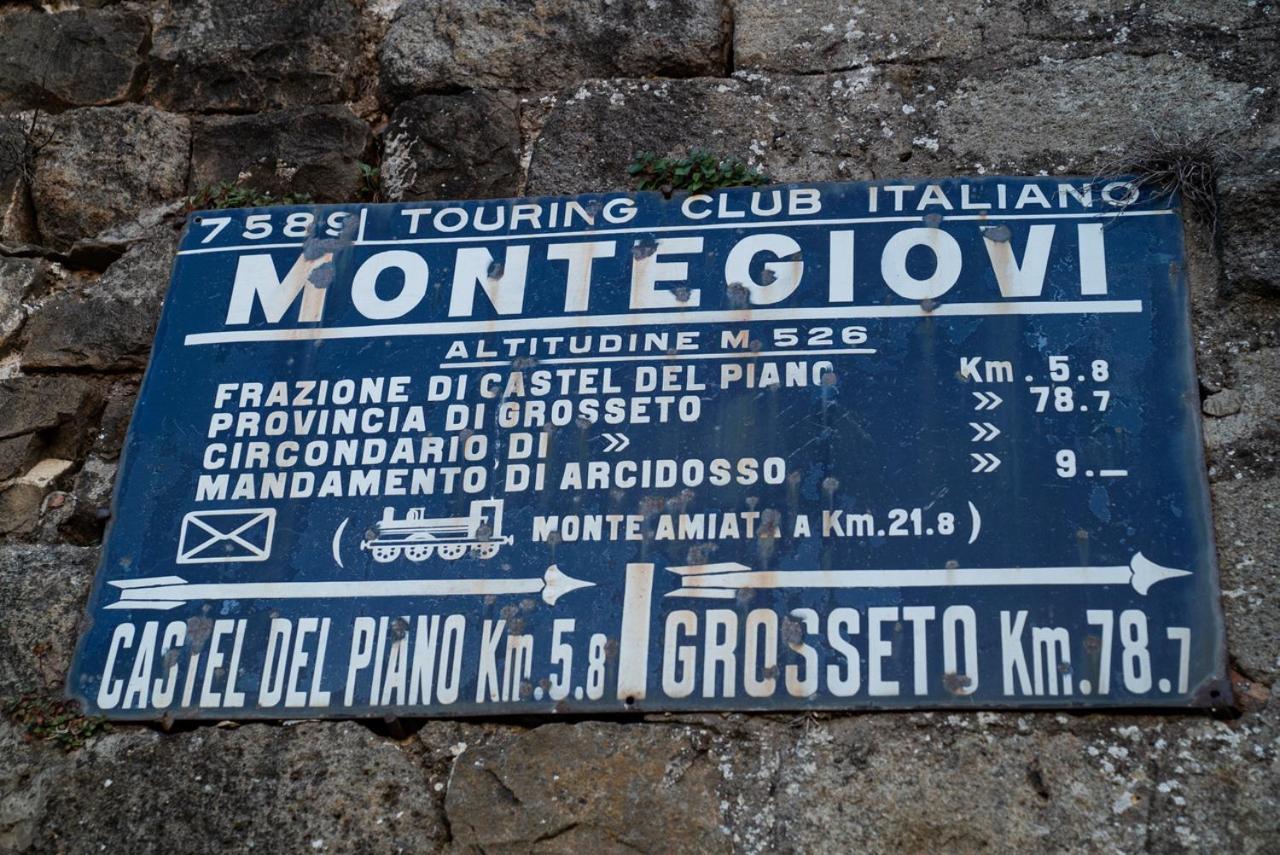 Casa Angolo Cantina Nel Castello Montegiovi 외부 사진