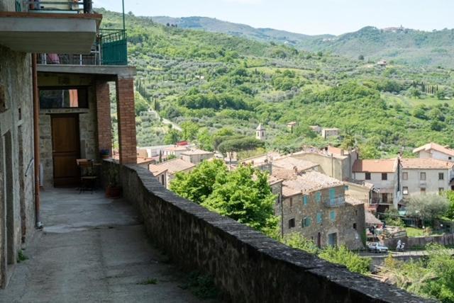 Casa Angolo Cantina Nel Castello Montegiovi 외부 사진