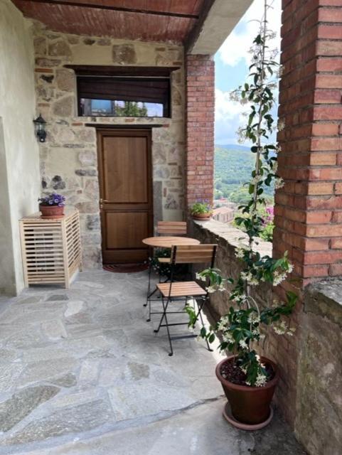 Casa Angolo Cantina Nel Castello Montegiovi 외부 사진